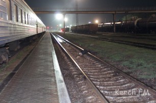 На вокзале в Керчи товарный поезд переехал женщину