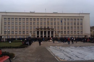 В Ужгороде повстанцы захватили ОГА