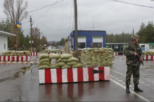 Ночью пограничники отбили три атаки боевиков