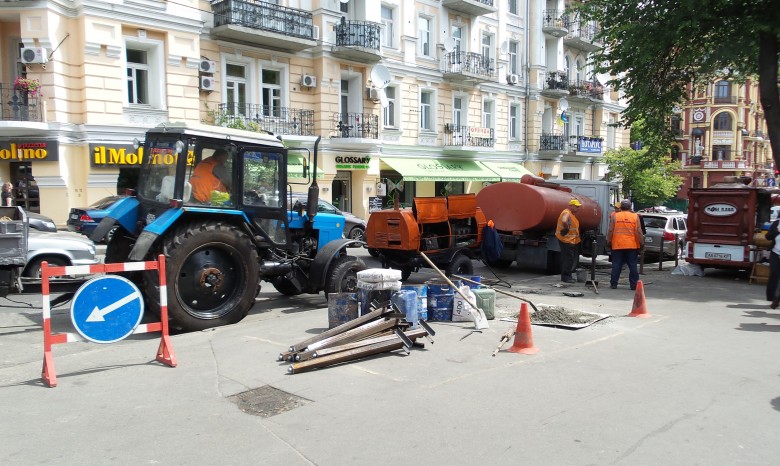 Фасад Золотых ворот освободили от торговых палаток