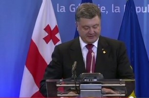 Порошенко должен начать борьбу с коррупцией на низшем уровне - политолог