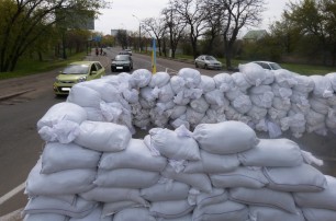 На блокпосту в Мариуполе взорвался внедорожник