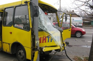 На Соломенке в Киеве столкнулись БМВ и «Богдан»