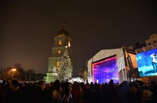 В Киеве зажгли главную елку страны