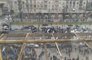 Митингующие под Киевсоветом перекрыли Крещатик