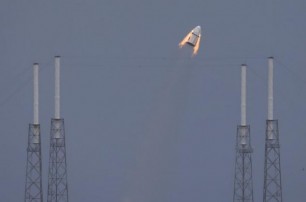 SpaceX впервые успешно испытала свой пилотируемый корабль (видео)