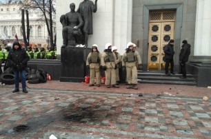 Под ВРУ произошли столкновения