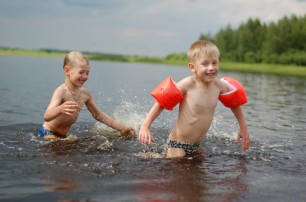 ГосЧС рассказали, как обезопасить себя на водоемах