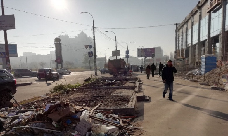 Возле метро «Минская» снесли полтора десятка МАФов (ФОТО)