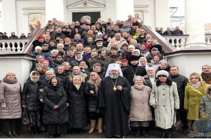 Прихожане херсонского Свято-Духовского кафедрального собора поддержали УПЦ и Митрополита Онуфрия