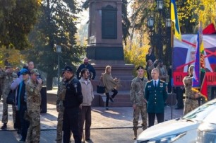 В Сумах более 2 тыс верующих УПЦ выступили против провокаторов, которые пытались сорвать богослужение