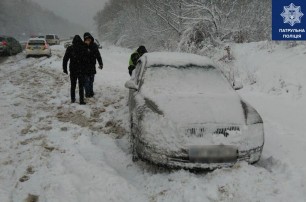 Непогода в Украине: патрульные рассказали о ситуации на дорогах