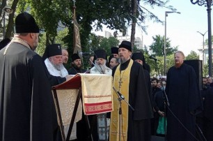 Более 20 тыс верующих УПЦ собрались на молитвенное стояние у Верховной Рады