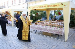 В Святогорской лавре пройдет Медовая ярмарка